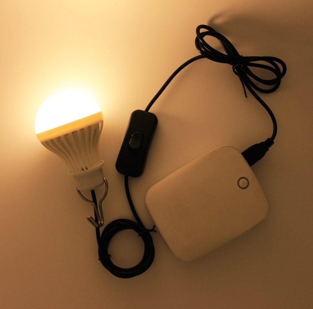 Lot De 4 Lampes LED Pour Tente De Camping Avec Crochet - Éclairage Portable Noir Pour Randonnée Et Extérieur